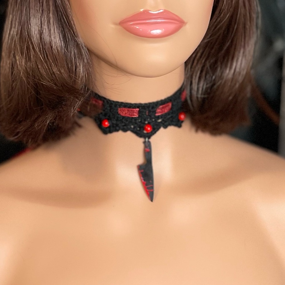 Blood & Blade Choker – With Bloody Carving Knife Pendant